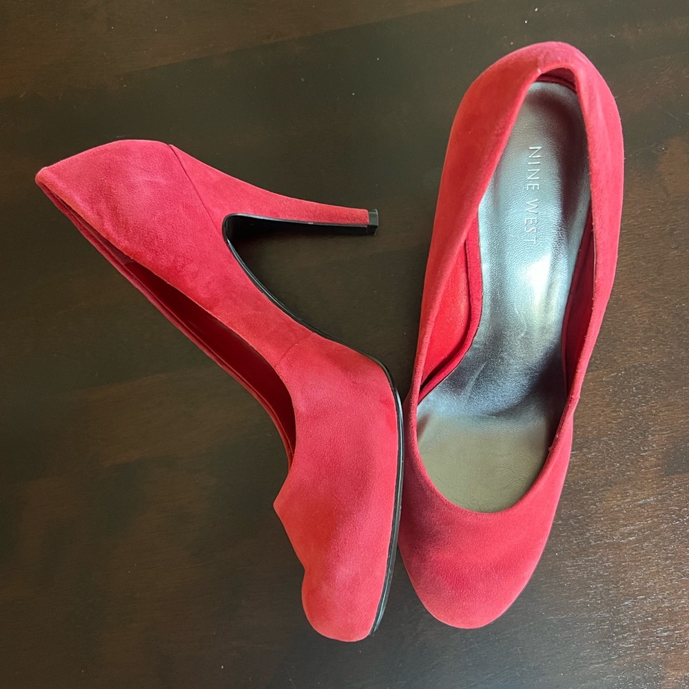 Nine West EUC Red Suede Leather Classic Stiletto Pumps 4 Inches Heel Size 10 M
